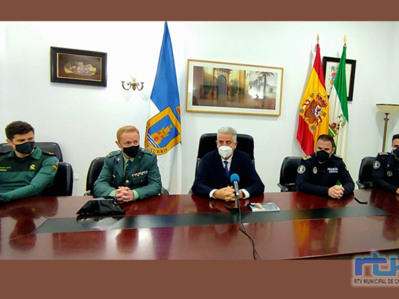 El nuevo Capitán de Zona de la Guardia Civil a la que pertenece Chipiona visita la localidad