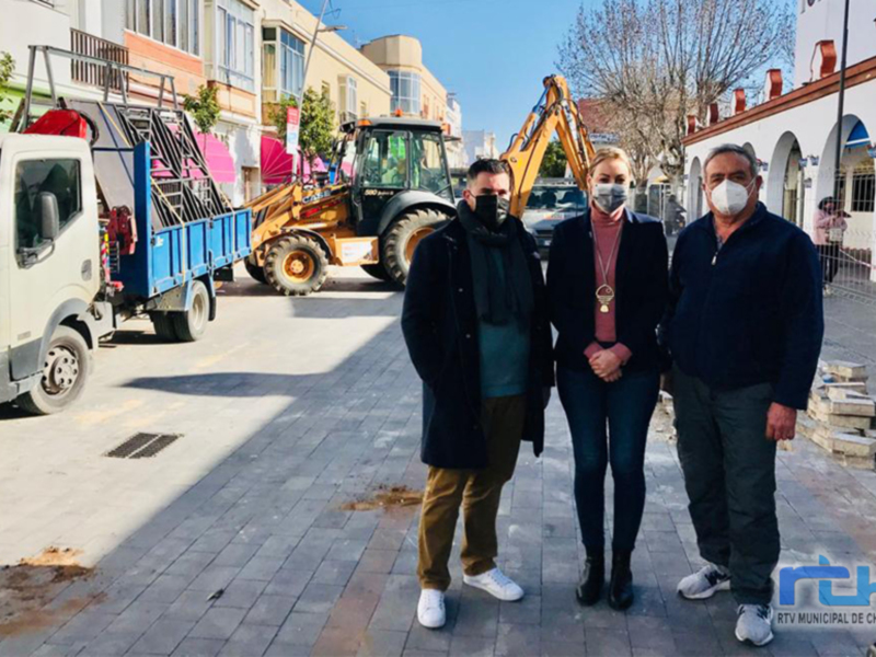 Comienzan los trabajos para la instalación del entoldado del primer tramo de Víctor Pradera