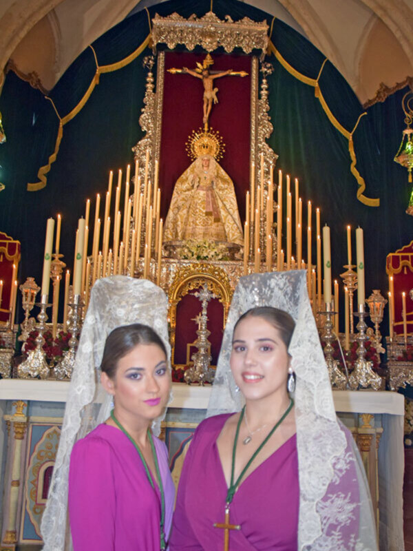 La Hermandad de la Vera-cruz de Alcalá del Río presenta su Solemne Quinario.