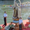 Triana recuperó la procesión fluvial de la Virgen del Carmen del Puente 