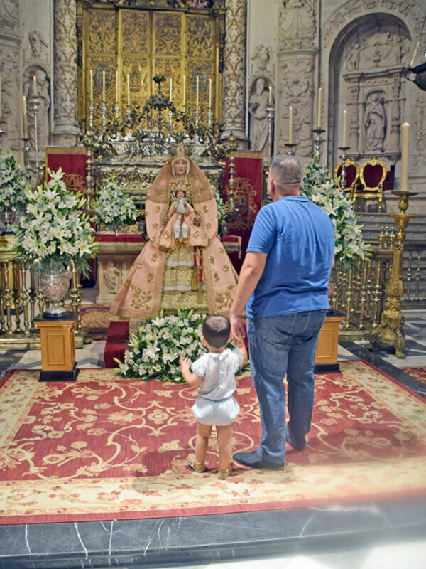 La Patrona de la Archidiócesis de Sevilla estuvo en veneración de los fieles los días 4 y 5 de agosto en la Capilla Real de la Catedral