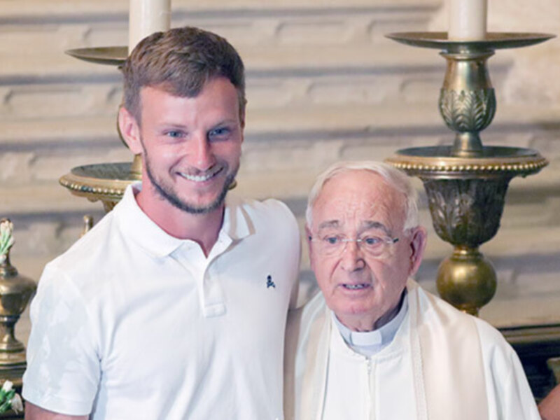 Un año más con el Sevilla Fútbol Club con desconocido de los Reyes