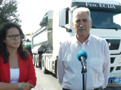 Comienza el asfaltado del camino del Alcornocal al que seguirán los de la Hijuela de María y el camino de Toruno