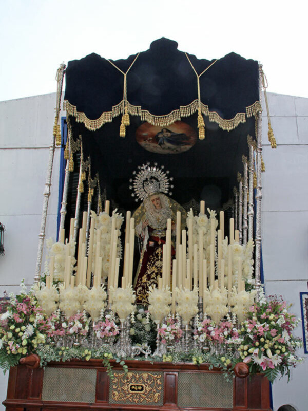  La Virgen del Desconsuelo bajo Palio en la Barriada de los Príncipes