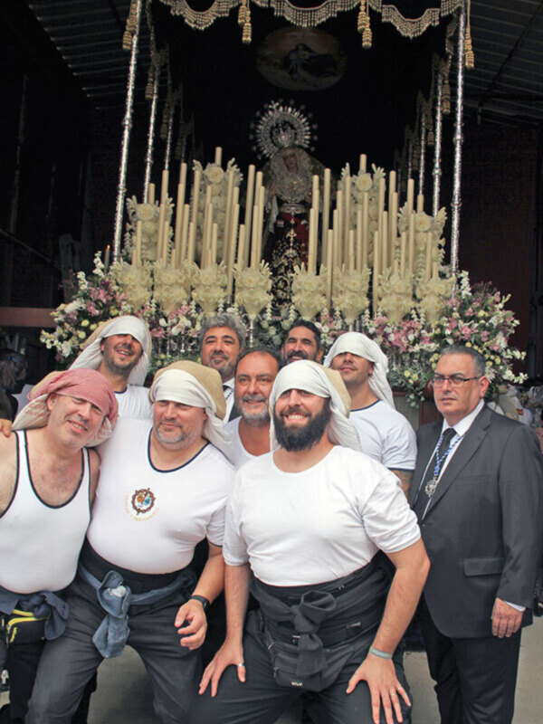 Salida extraordinaria bajo palio de Ntra. Sra. del Desconsuelo por su XXV aniversario de su hechura.