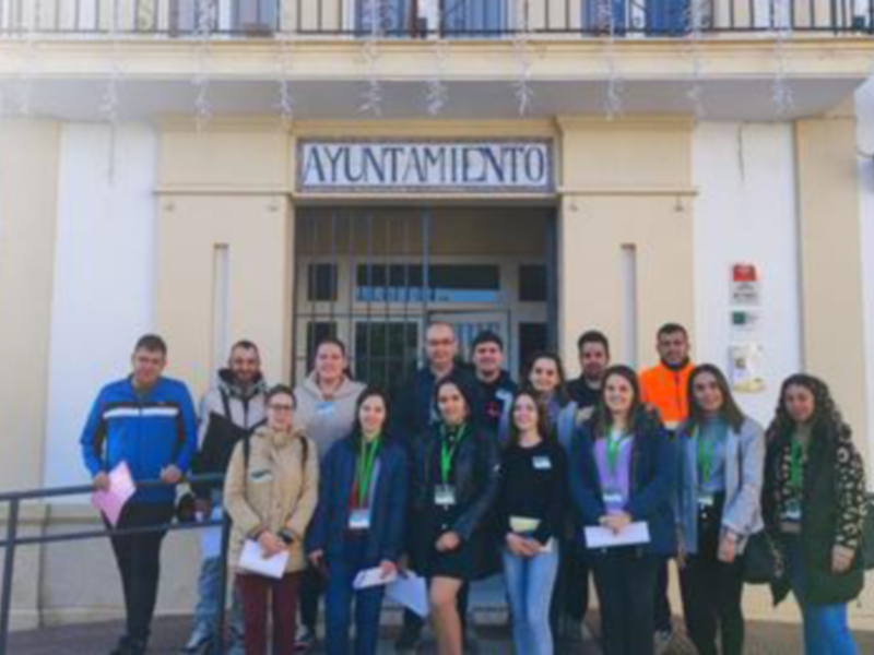Se incorporan otros trece jóvenes al plan de empleo local de Alcalá del Río.