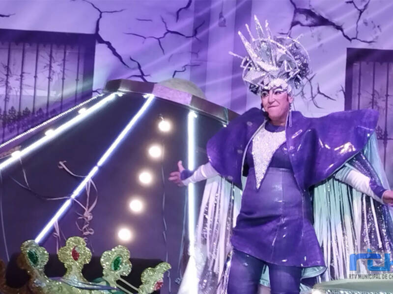 Conchi Priego, la pregonera interestelar que abrió el carnaval más deseado