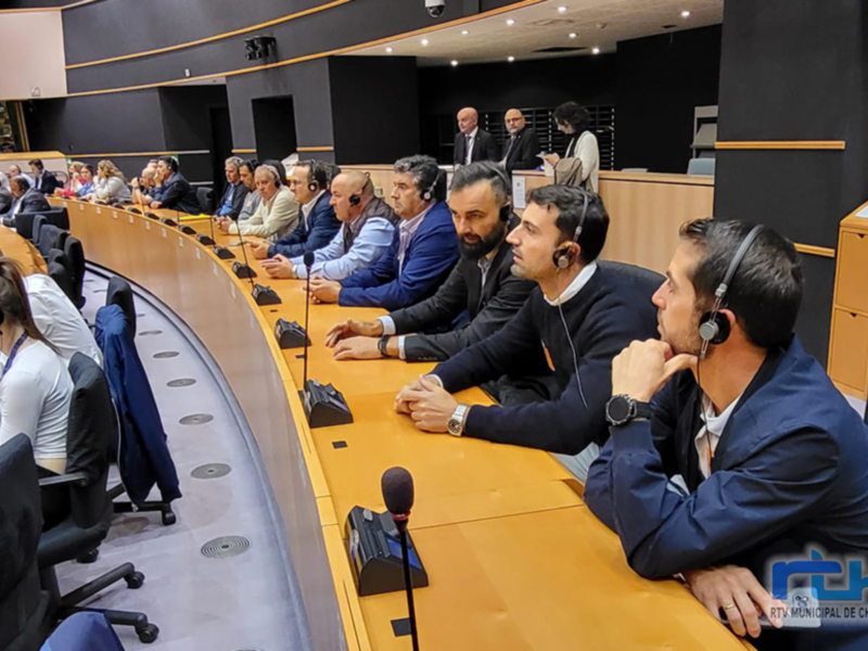 20 agricultores de Chipiona con COAG Andalucía en la presentación en el Parlamento Europeo del plan para salvar a la flor cortada 
