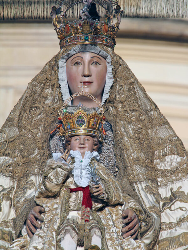 La procesión de la Virgen de los Reyes en Sevilla