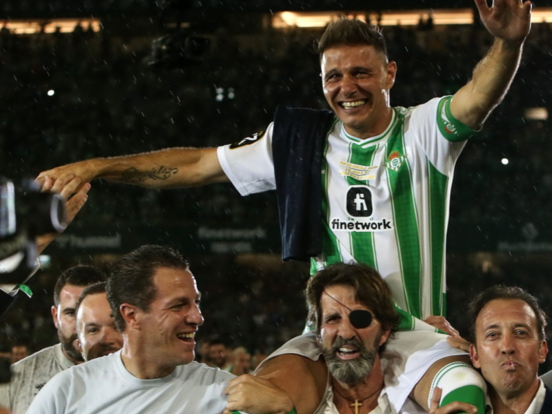  Las últimas palabras de Joaquín como jugador del Betis , recogidas en el libro que se presentará el 25 de agosto en Chipiona