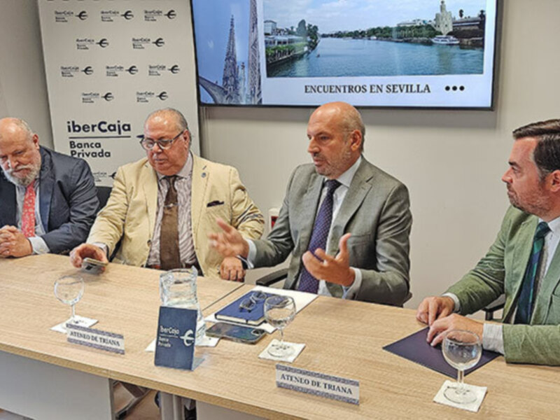 Ibercaja apuesta por la cultura de la mano del Ateneo de Triana con la celebración de las conferencias “encuentro en Sevilla”
