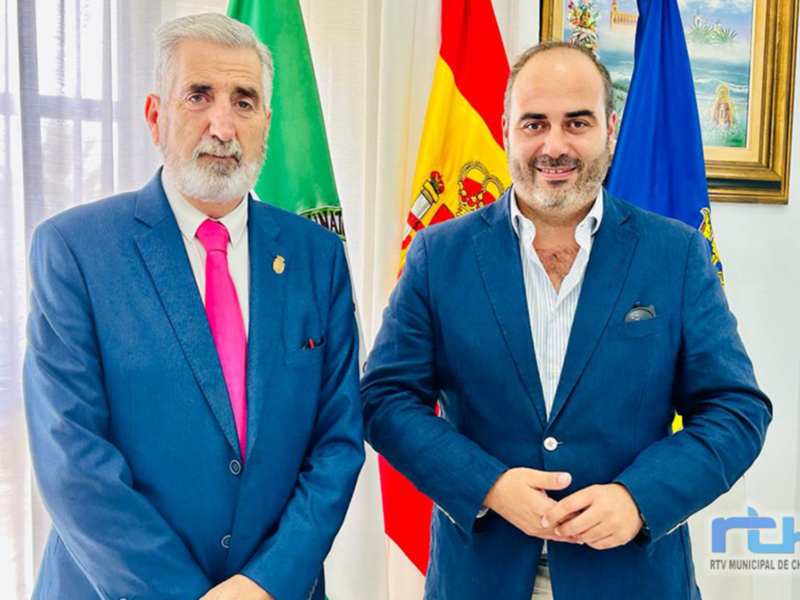 El diputado provincial Antonio Aragón trata con el alcalde de Chipiona para iniciar líneas de colaboración entre ambas administraciones