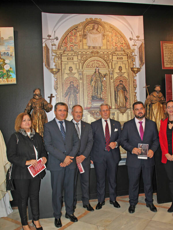Exposición de en seres en el Círculo Mercantil e Industrial de Sevilla, con aire Aljarafeña