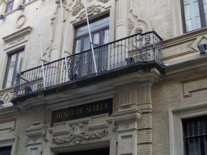 Premio Dr. Antonio Hermosilla Molina para Francisco Gallardo Rodríguez por la biografía del Doctor Ismael Yebra  