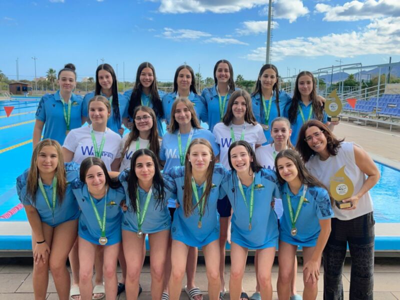 El Club Waterpolo Dos Hermanas PQS campeona por partida doble en las ligas andaluzas