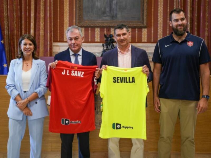 El alcalde de Sevilla recibe al Club Balonmano Triana