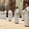"Once Nuevos Diáconos son Ordenados en la Catedral de Sevilla en una Ceremonia Presidida por el Arzobispo Saiz Meneses" 
