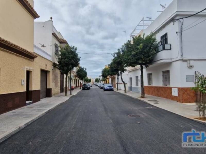 Luis Mario Aparcero: “El reasfaltado de Río Odiel, Guadalquivir y Poeta Miranda de Sardi dan respuesta a una demanda ciudadana” 