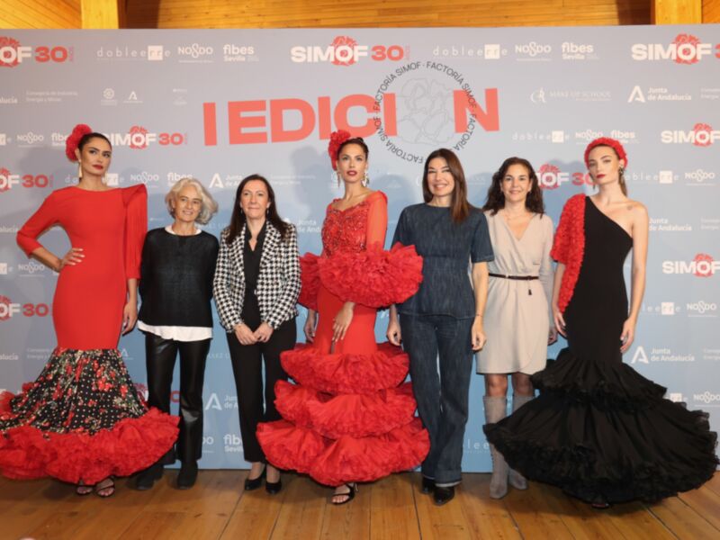 La directora general de Comercio de la Junta de Andalucía visita Factoría SIMOF, el primer laboratorio de moda flamenca SIMOF 2025  