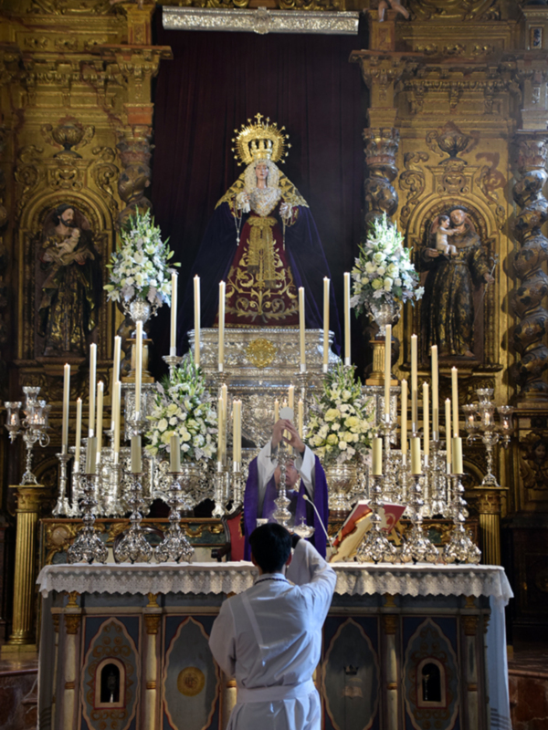 La Hermandad de Jesús el Nazareno honra a su Titular Mariana en Adviento en Alcalá del Río 