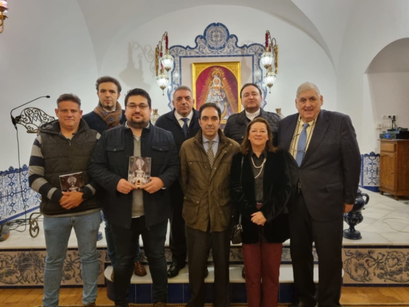 Lleno absoluto el la Presentación del libro Setefilla en la procesión magna de Sevilla 
