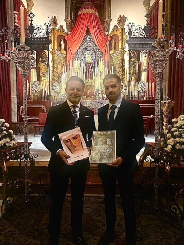 Al término del primer día del Septenario Doloroso a la Santísima Virgen de la Hiniesta, el Hermano Mayor recibió la partitura de una nueva composición