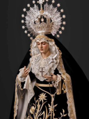 María Santísima de las Angustias luce su atuendo de luto en memoria de los difuntos ilipenses