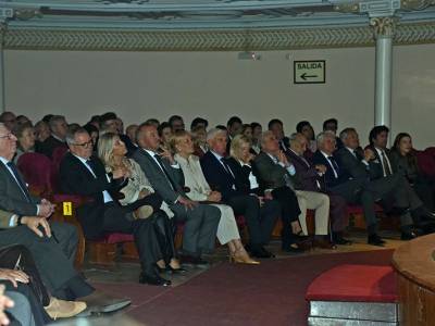 Sevilla rinde homenaje a la saeta en su sexta exaltación en el Teatro de Capitanía General