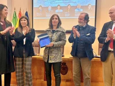 El ICAS entrega a Amparo Díaz Ramos el I Premio Igualdad Abogacía de Sevilla
