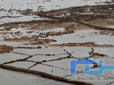 Alumnado del curso de informadores del patrimonio de los corrales de pesca asiste a una charla de la UCA sobre la materia
