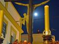 El Santísimo Cristo del Buen Fin recorre Alcalá del Río en una noche de fe y silencio 
