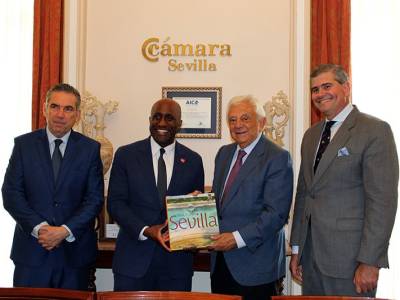  Sevilla y Kansas City refuerzan sus lazos económicos en un encuentro institucional en la Cámara de Comercio 
