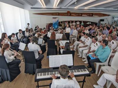  Sevilla honra su tradición marítima con el II Concierto “Hombres de la Mar” en el Club Náutico 