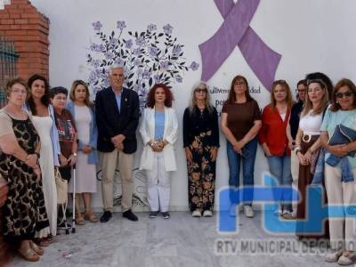 Chipiona recuerda con un minuto de silencio a las 22 mujeres fallecidas en lo que va de año a causa de la violencia de género
