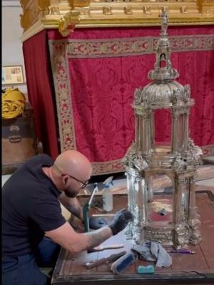 Así se prepara la Catedral de Sevilla para la procesión del Corpus Christi