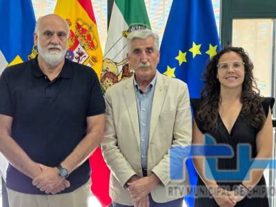 Javier Vidal visita Chipiona para abordar las inversiones provinciales por más de un millón de euros para 2026 en la localidad