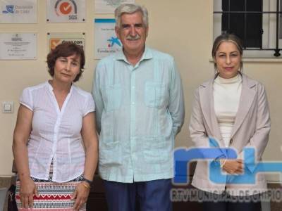 El alcalde de Chipiona y la delegada de Educación anuncian que desde Expo Reborn se apoyará a la asociación de Alzheimer de Chipiona