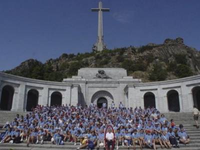 Los Caballeros Teutónicos de España expresan su respaldo al Papa León XIV durante su visita al país