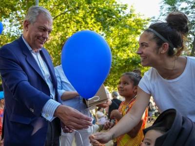 El Ayuntamiento de Sevilla ,refuerza su apuesta por espacios infantiles accesibles con cuatro nuevas áreas temáticas.