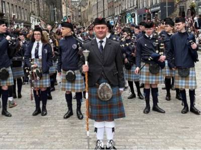 Edimburgo rinde homenaje a sus Fuerzas Armadas en una multitudinaria jornada de reconocimiento ciudadano 