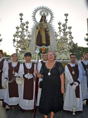 La Virgen del Carmen de Triana navega por el Guadalquivir en una jornada de profunda tradición marinera en Sevilla 