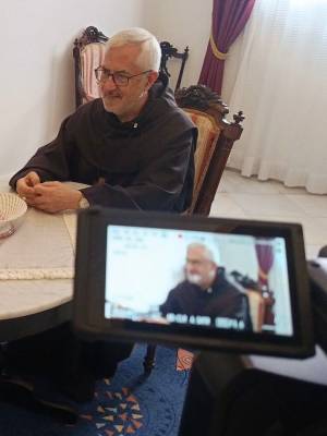 El franciscano Fray Emilio Rocha, Arzobispo de Tánger, defiende la negritud de la Virgen de Regla