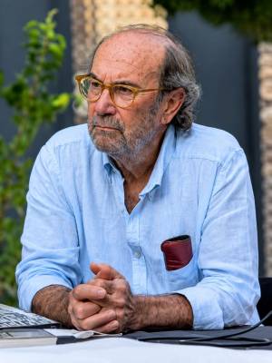 Ramón Llanes Domínguez, ganador del I Premio de Poesía «Bellota de Plata».