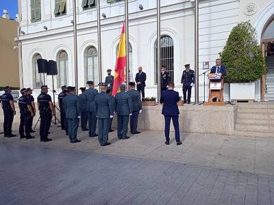 El Puerto de Santa María conmemora la Fiesta Nacional con un solemne homenaje a la bandera y a los caídos