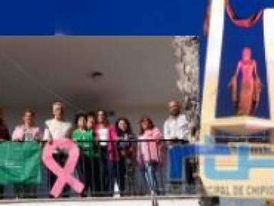 La Asociación contra el Cáncer de Chipiona ha conmemorado el Día contra el cáncer de mama con mesa informativa y lazo rosa