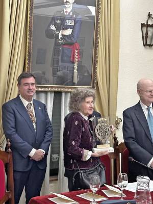 Sevilla rinde homenaje a Cristóbal Colón y distingue a la Casa de Maqueda y Astorga
