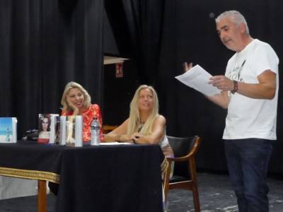 «Quinterianos, el legado de Jesús Quintero», presentado en la Biblioteca Municipal de San Fernando y se presentará también en Marbella y Huelva