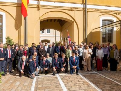  Sevilla rinde homenaje a los veteranos del Regimiento de Infantería Soria 9 en Sevilla 